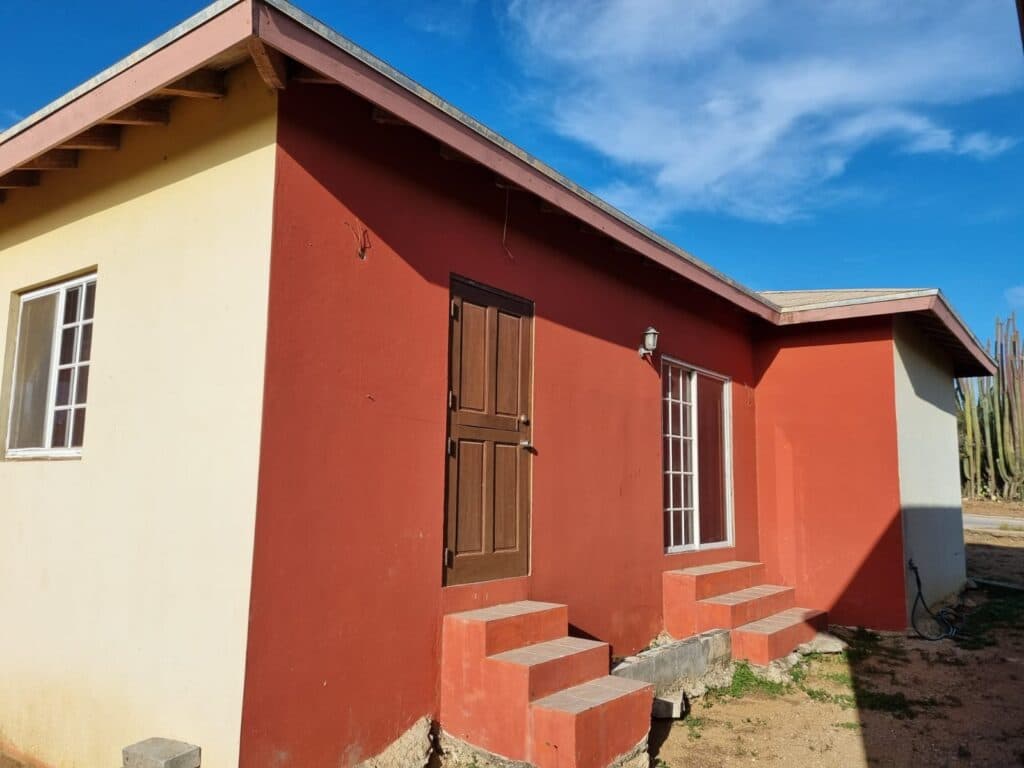 House with Apartment - Macuarima 10K photo 16