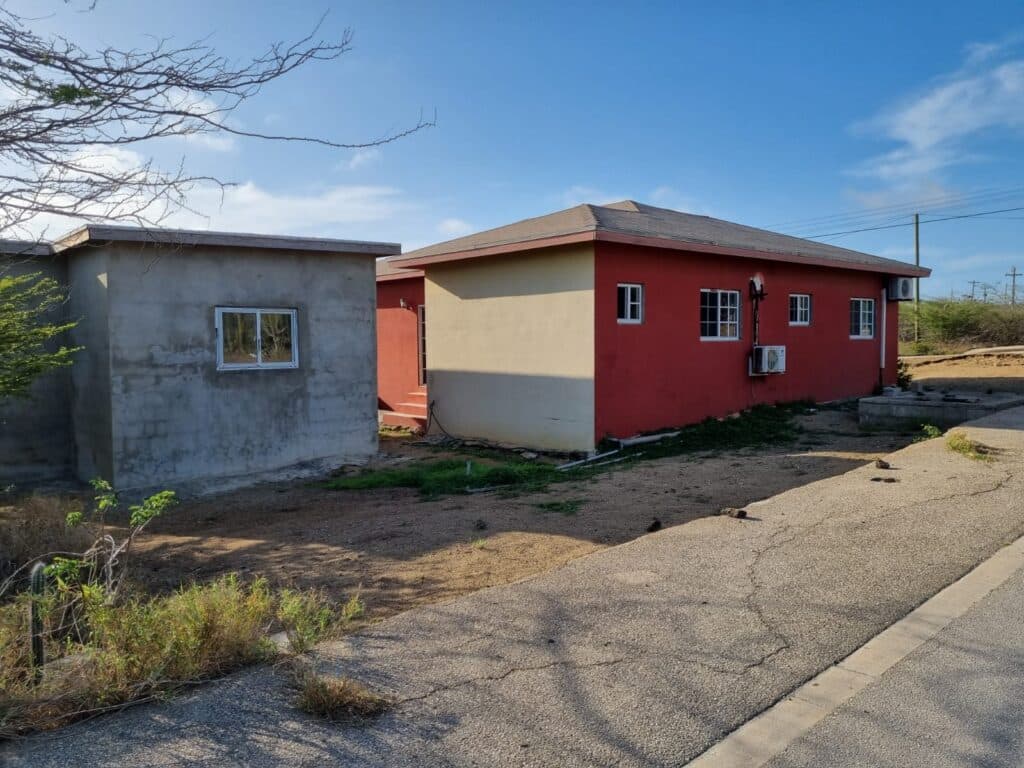 House with Apartment - Macuarima 10K photo 10
