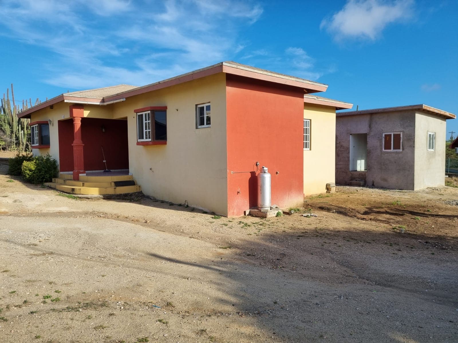 House with Apartment - Macuarima 10K photo 3