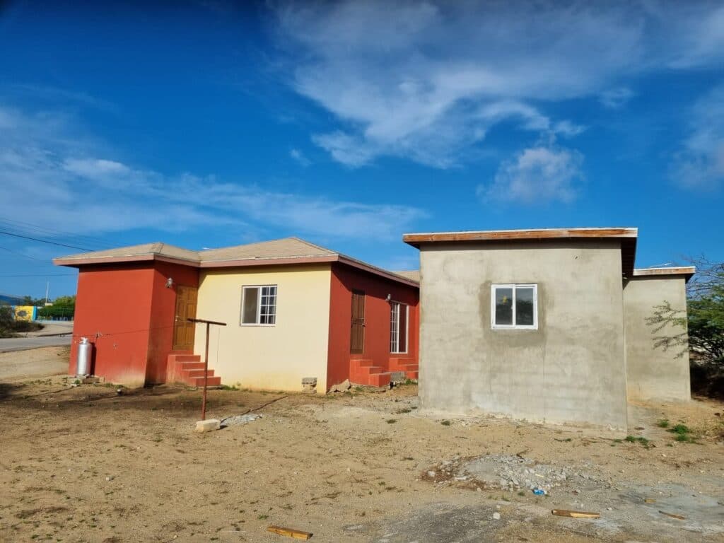 House with Apartment - Macuarima 10K photo 2
